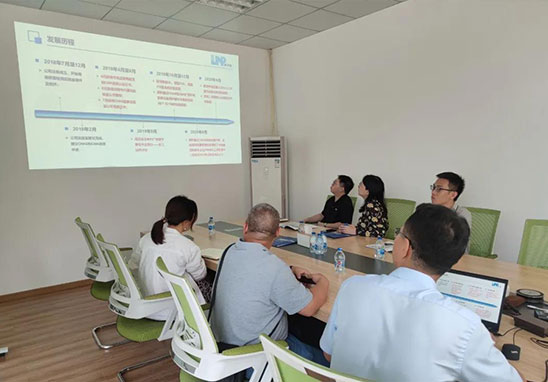 石龍鎮經濟發展局領導蒞臨我司參觀指導 石龍鎮經濟發展局領導蒞臨我司參觀指導